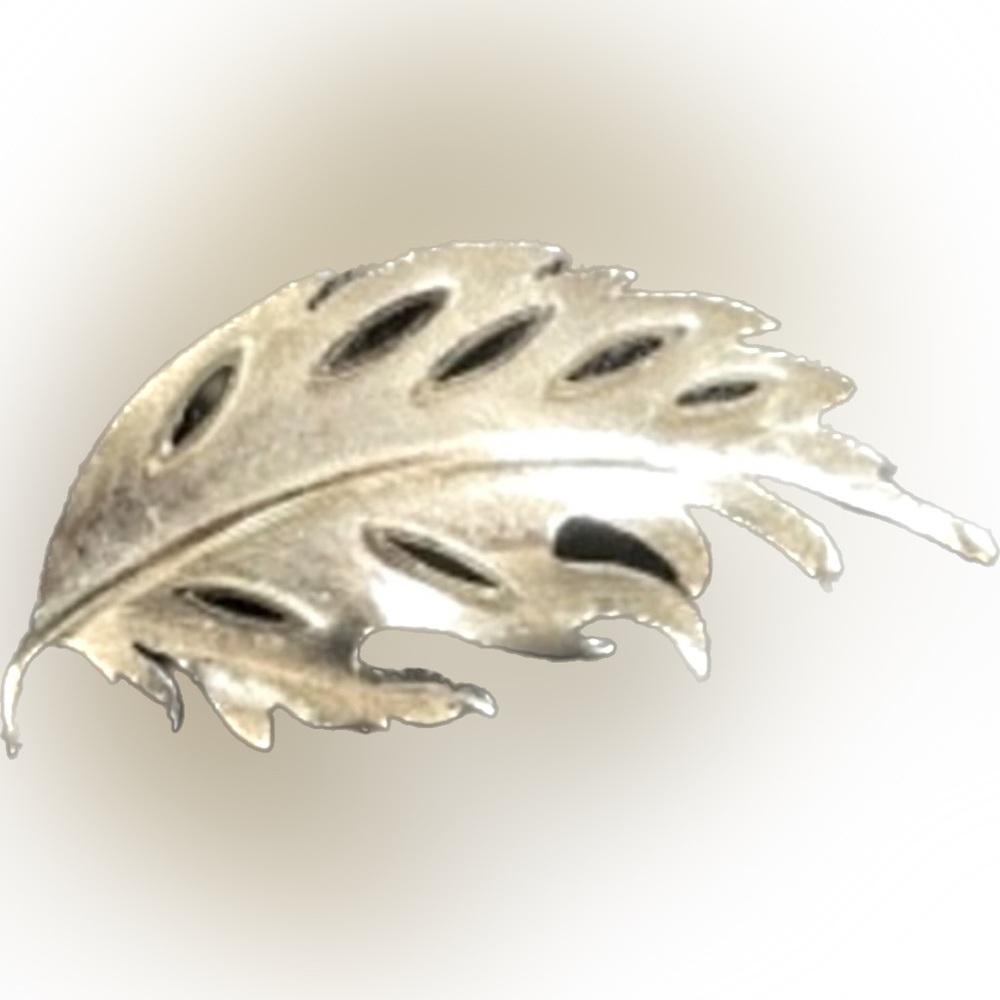 BSK Vintage Leaf Metal Cutout Silvertone Brooch
